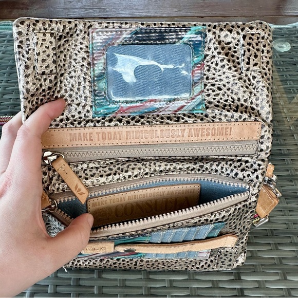 Consuela Crossbody Wallet Bag - Picture 4 of 7